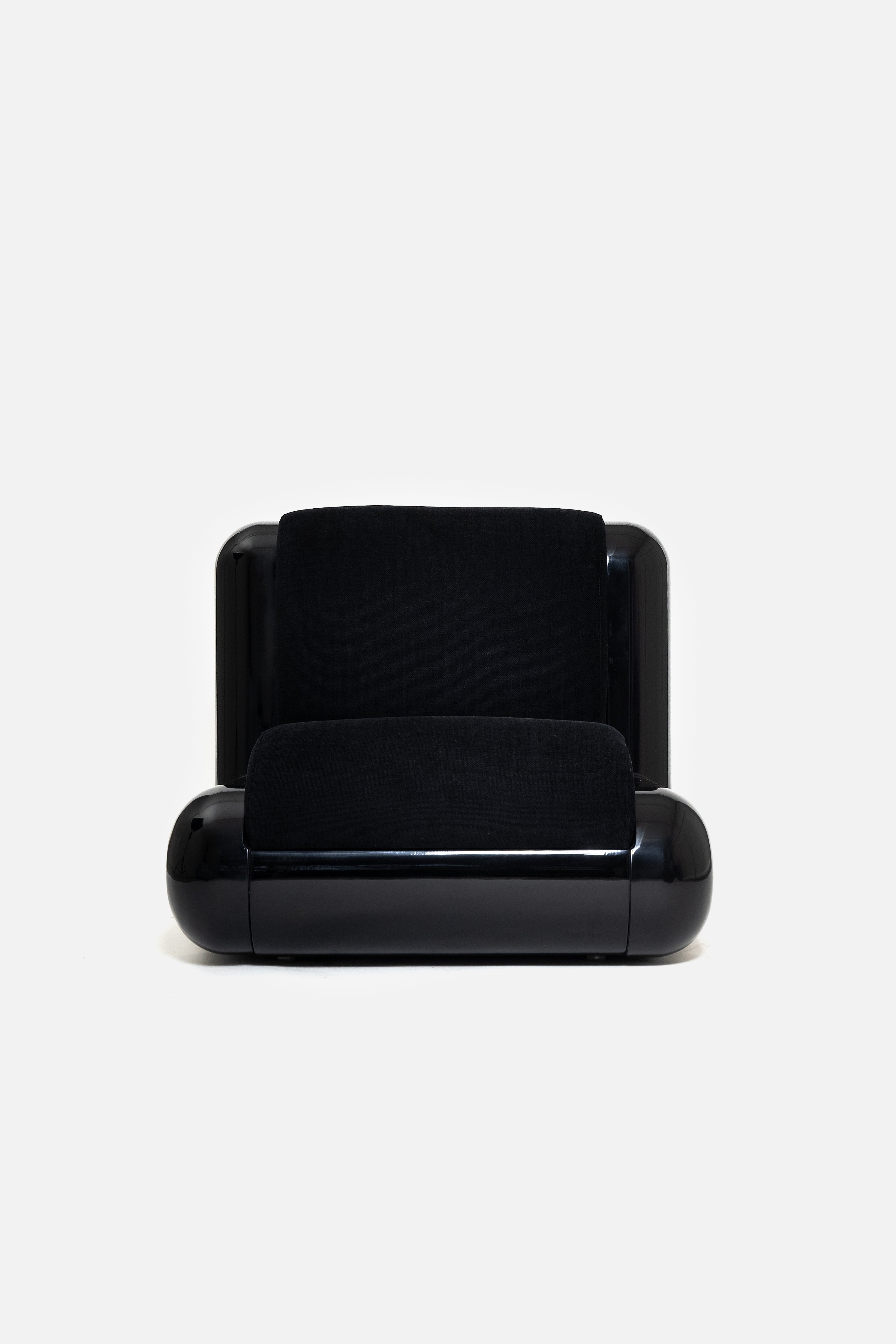T4 - LIQUORICE BLACK