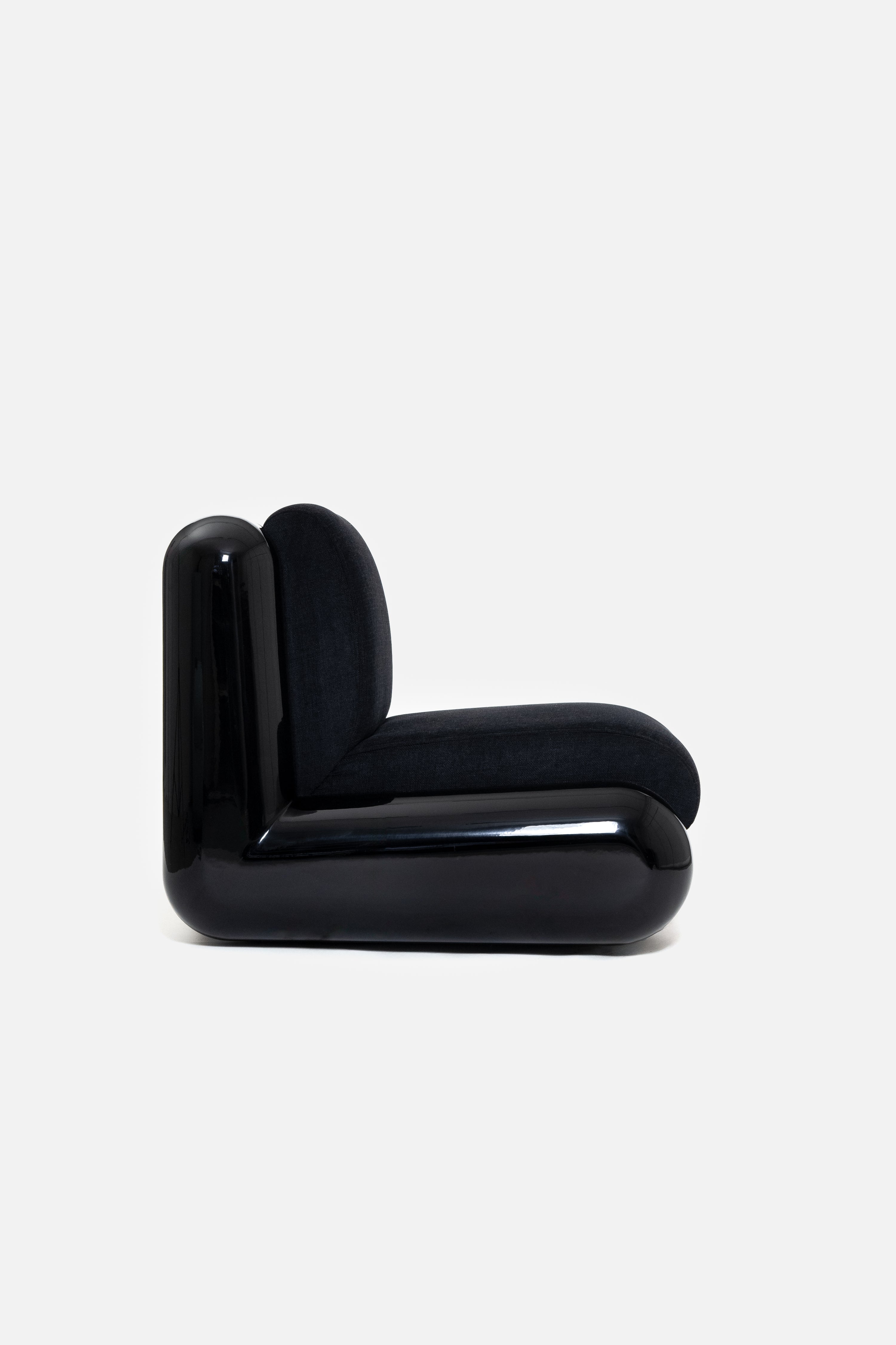 T4 - LIQUORICE BLACK