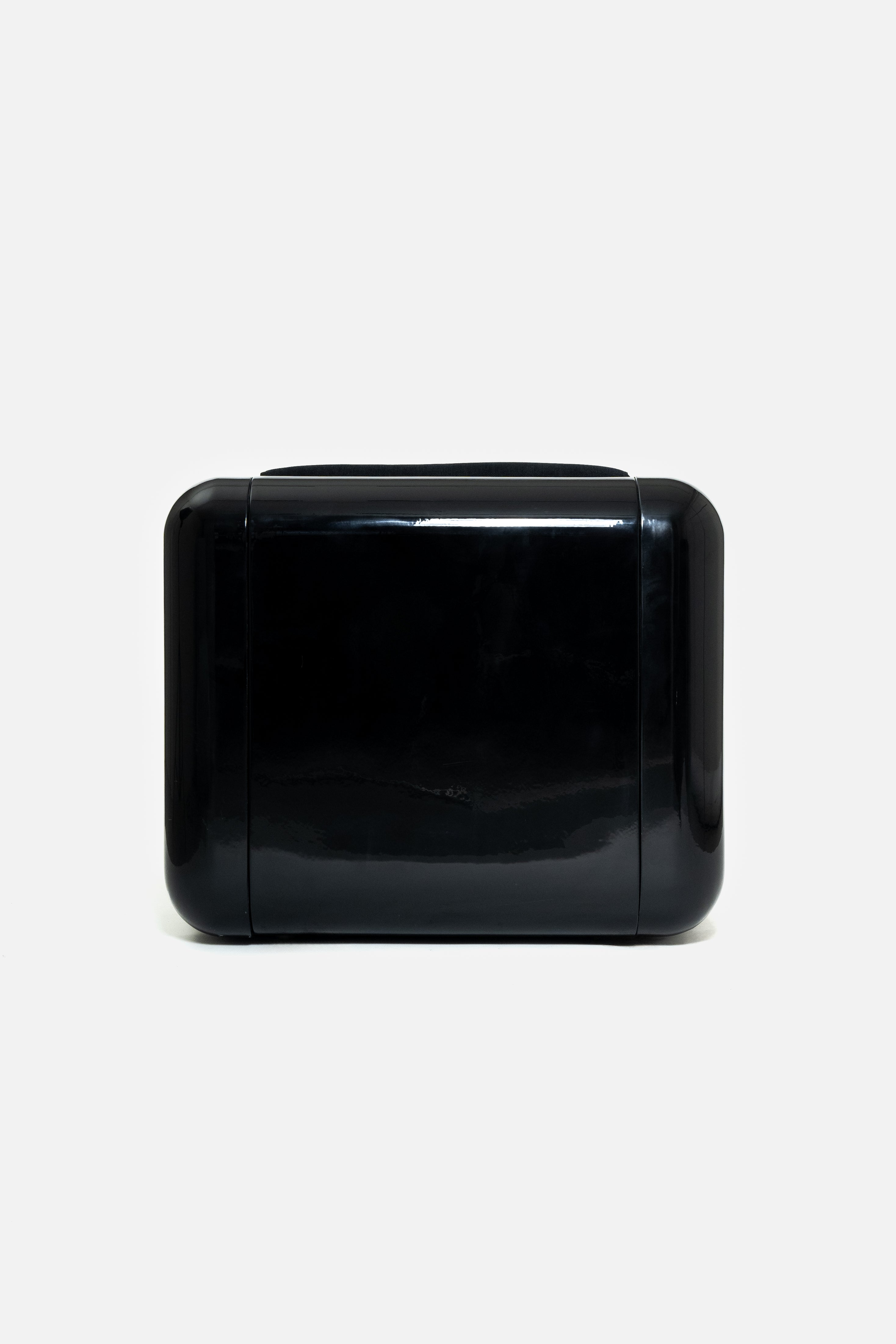 T4 - LIQUORICE BLACK